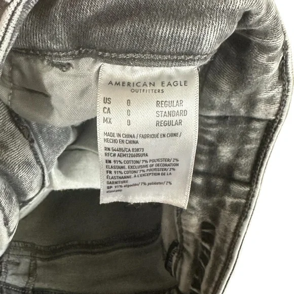 American Eagle Outfitters Light Gray Distressed Skinny Jeans - Picture 5 of 5
